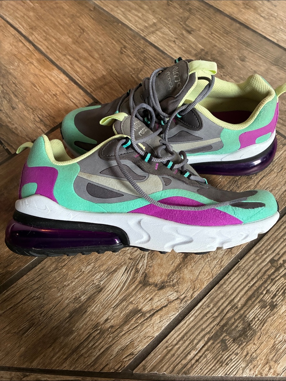 Nike Women's Air 270 react